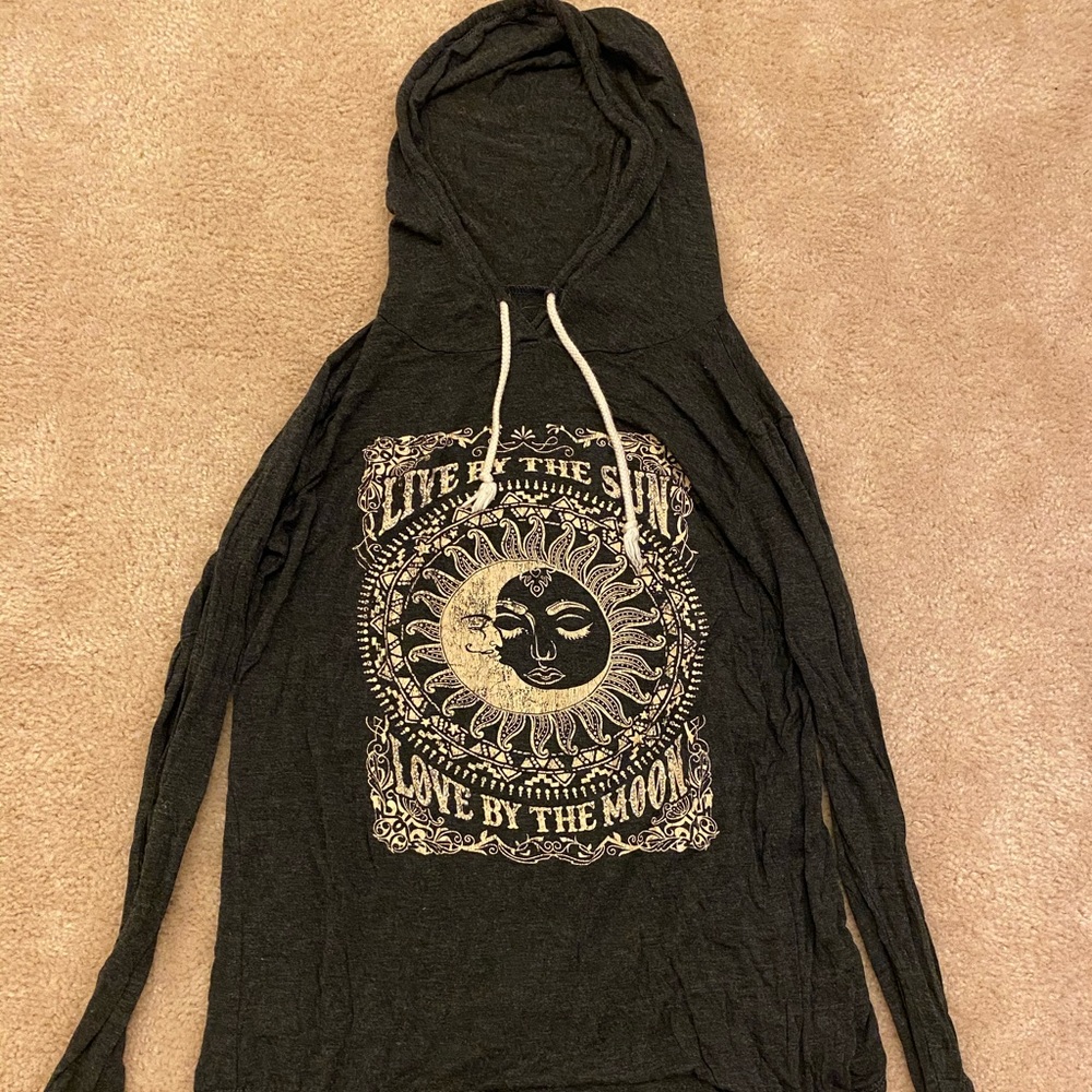 Hooded long sleeve shirt